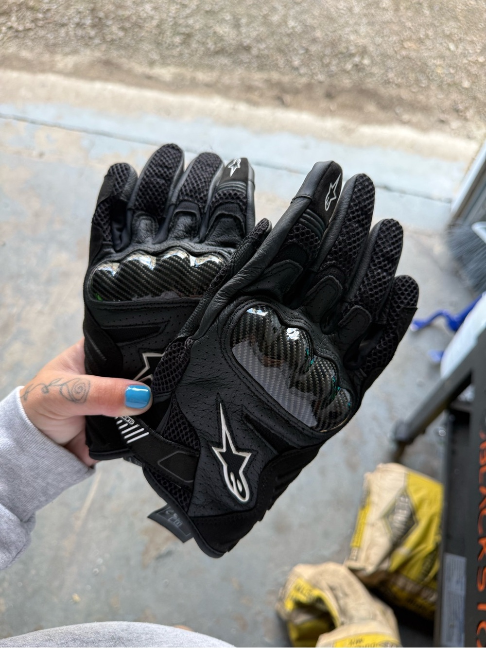 Alpinestars Black Motorcycle Riding Gloves with Carbon Knuckles
